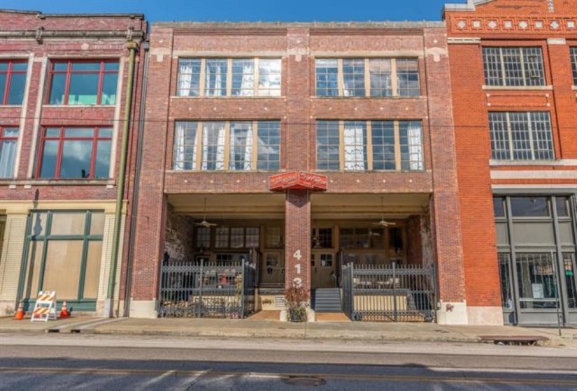 413 MAIN ST, Memphis, Tennessee 38103, 1 Bedroom Bedrooms, 1 Room Rooms,1 BathroomBathrooms,Rental Properties,For Sale,MAIN,0,10223956