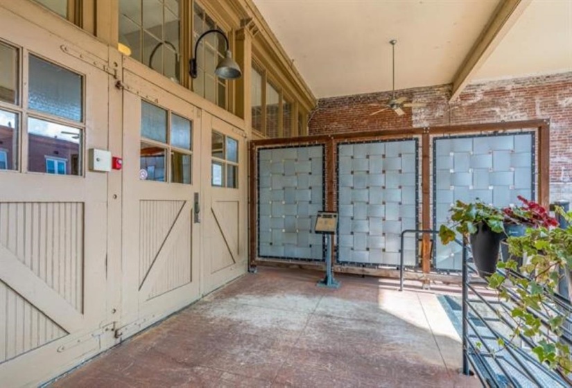 413 MAIN ST, Memphis, Tennessee 38103, 1 Bedroom Bedrooms, 1 Room Rooms,1 BathroomBathrooms,Rental Properties,For Sale,MAIN,0,10223956