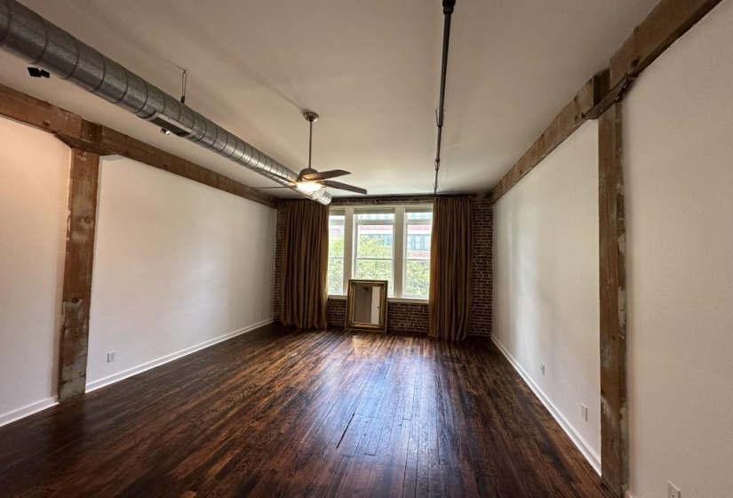 413 MAIN ST, Memphis, Tennessee 38103, 1 Bedroom Bedrooms, 1 Room Rooms,1 BathroomBathrooms,Rental Properties,For Sale,MAIN,0,10223956