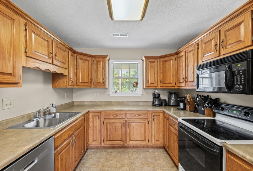 1140 LONG RD, Covington, Tennessee 38019, 3 Bedrooms Bedrooms, 6 Rooms Rooms,2 BathroomsBathrooms,Residential,For Sale,LONG,10223960