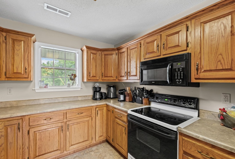 1140 LONG RD, Covington, Tennessee 38019, 3 Bedrooms Bedrooms, 6 Rooms Rooms,2 BathroomsBathrooms,Residential,For Sale,LONG,10223960