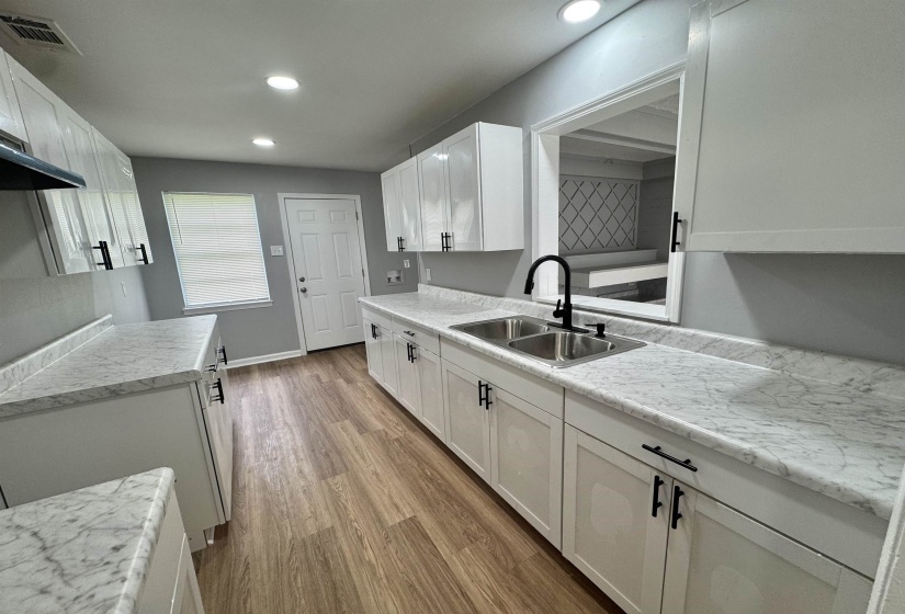 5076 NEWTON DR, Memphis, Tennessee 38109, 3 Bedrooms Bedrooms, 6 Rooms Rooms,1 BathroomBathrooms,Residential,For Sale,NEWTON,10223974