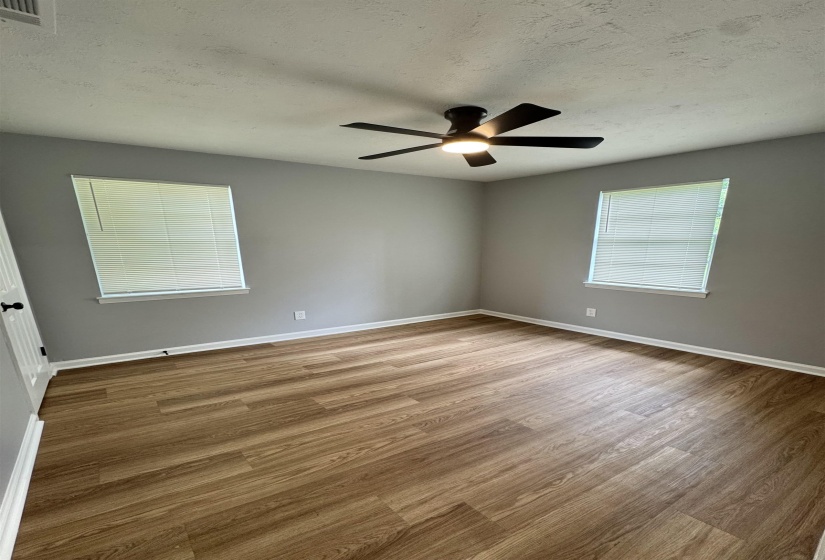 5076 NEWTON DR, Memphis, Tennessee 38109, 3 Bedrooms Bedrooms, 6 Rooms Rooms,1 BathroomBathrooms,Residential,For Sale,NEWTON,10223974