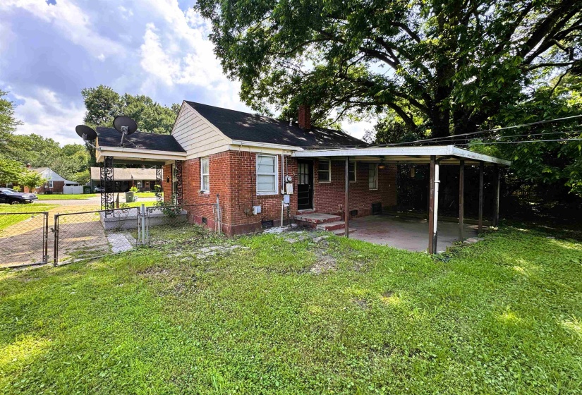 4100 VAUGHN RD, Memphis, Tennessee 38122, 2 Bedrooms Bedrooms, 5 Rooms Rooms,1 BathroomBathrooms,Rental Properties,For Sale,VAUGHN,10224021