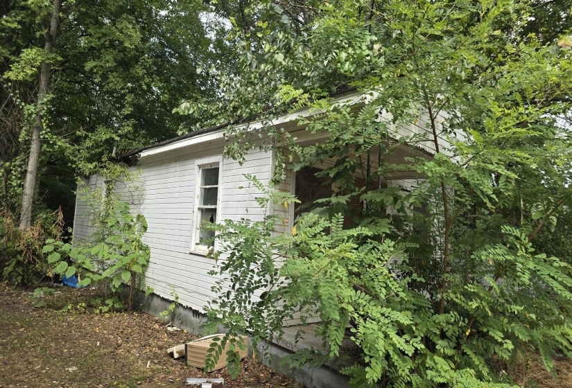 View of side of home