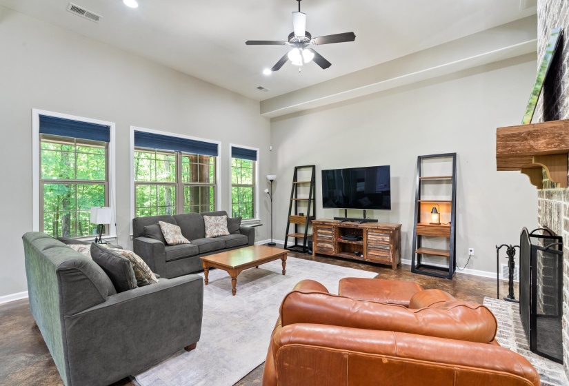 760 SUGAR HILL DR, Moscow, Tennessee 38057, 4 Bedroom Bedrooms, 8 Room Rooms,2.1 BathroomBathrooms,Residential,For Sale,SUGAR HILL,0,10219933