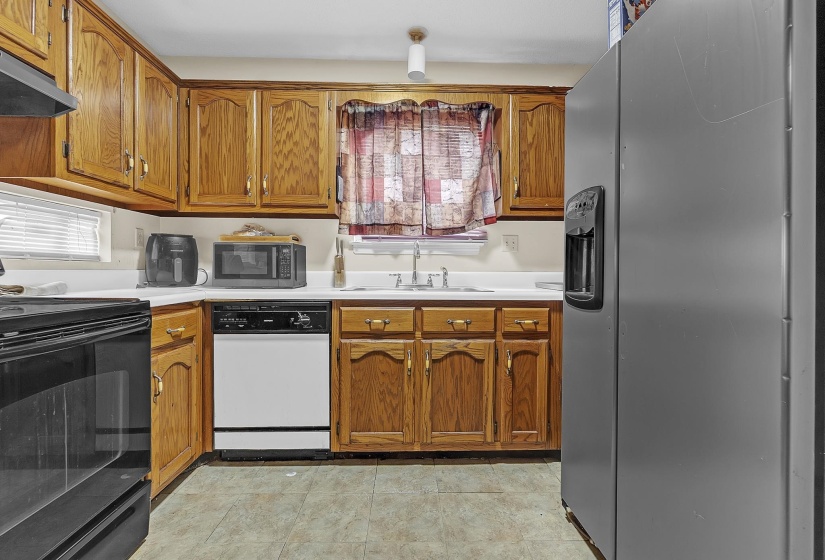 5543 PINE OAK LN, Bartlett, Tennessee 38135, 3 Bedroom Bedrooms, 6 Room Rooms,2 BathroomBathrooms,Residential,For Sale,PINE OAK,0,10223535