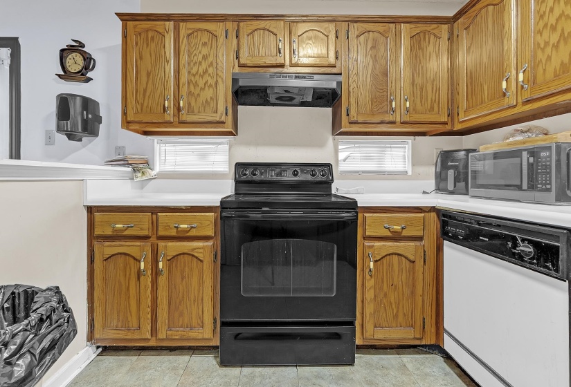 5543 PINE OAK LN, Bartlett, Tennessee 38135, 3 Bedroom Bedrooms, 6 Room Rooms,2 BathroomBathrooms,Residential,For Sale,PINE OAK,0,10223535