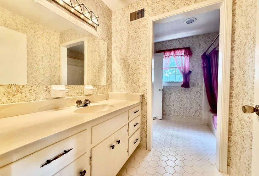 6235 MCKINSTRY RD, Moscow, Tennessee 38076, 4 Bedroom Bedrooms, 14 Room Rooms,3 BathroomBathrooms,Residential,For Sale,MCKINSTRY,0,10223987