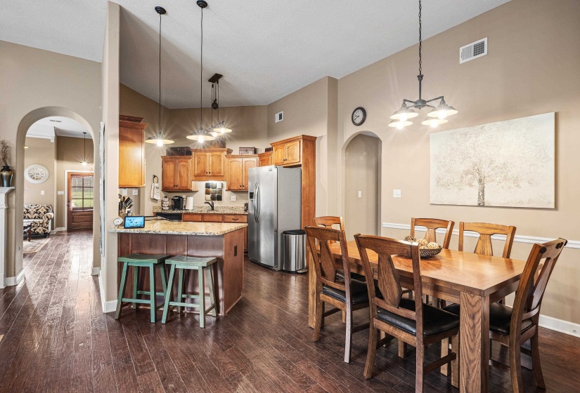 5243 CONIFER VIEW LN, Lakeland, Tennessee 38002, 4 Bedrooms Bedrooms, 8 Rooms Rooms,2 BathroomsBathrooms,Residential,For Sale,CONIFER VIEW,10223990
