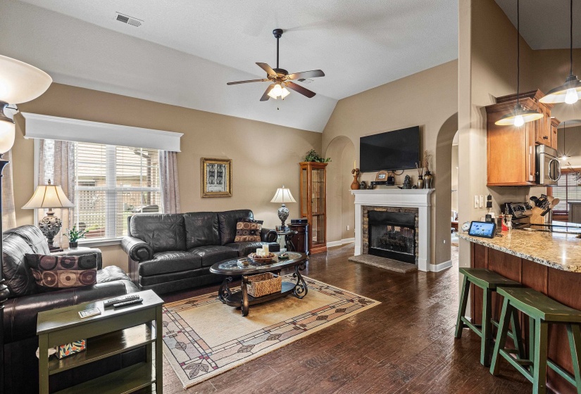 5243 CONIFER VIEW LN, Lakeland, Tennessee 38002, 4 Bedrooms Bedrooms, 8 Rooms Rooms,2 BathroomsBathrooms,Residential,For Sale,CONIFER VIEW,10223990