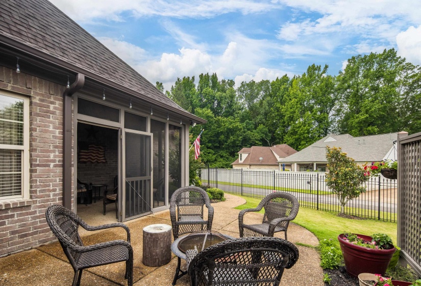 5243 CONIFER VIEW LN, Lakeland, Tennessee 38002, 4 Bedrooms Bedrooms, 8 Rooms Rooms,2 BathroomsBathrooms,Residential,For Sale,CONIFER VIEW,10223990