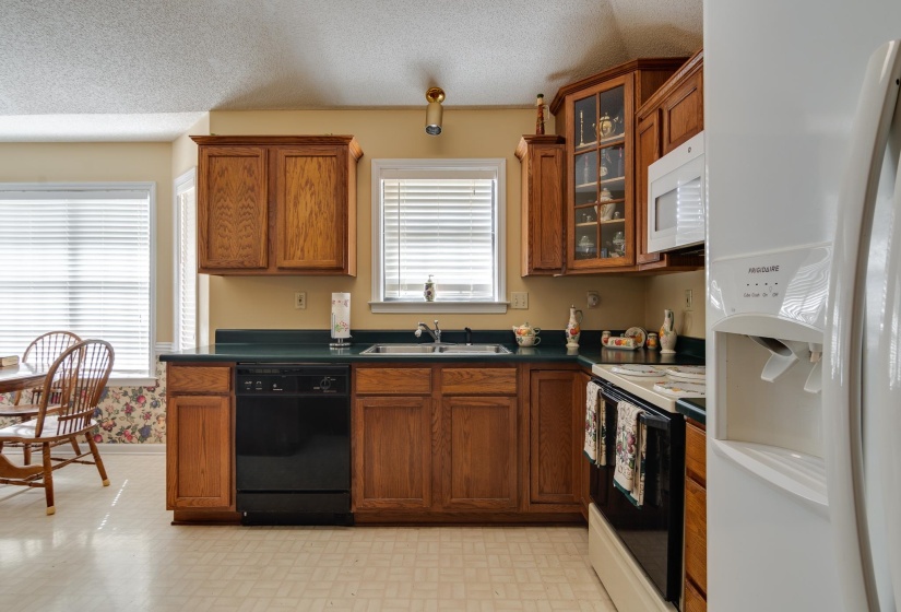 796 RADIANCE DR, Memphis, Tennessee 38018, 3 Bedroom Bedrooms, 6 Room Rooms,2 BathroomBathrooms,Residential,For Sale,RADIANCE,0,10224000