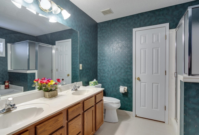 796 RADIANCE DR, Memphis, Tennessee 38018, 3 Bedroom Bedrooms, 6 Room Rooms,2 BathroomBathrooms,Residential,For Sale,RADIANCE,0,10224000