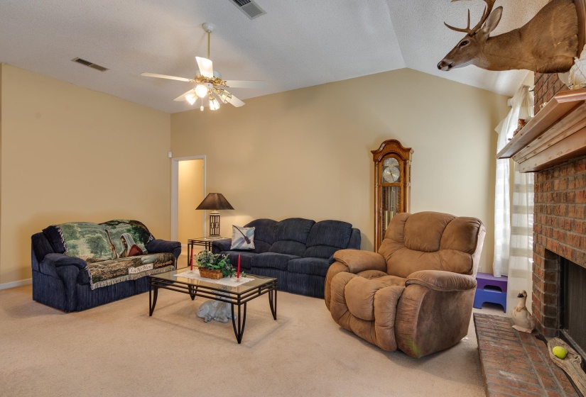 796 RADIANCE DR, Memphis, Tennessee 38018, 3 Bedroom Bedrooms, 6 Room Rooms,2 BathroomBathrooms,Residential,For Sale,RADIANCE,0,10224000