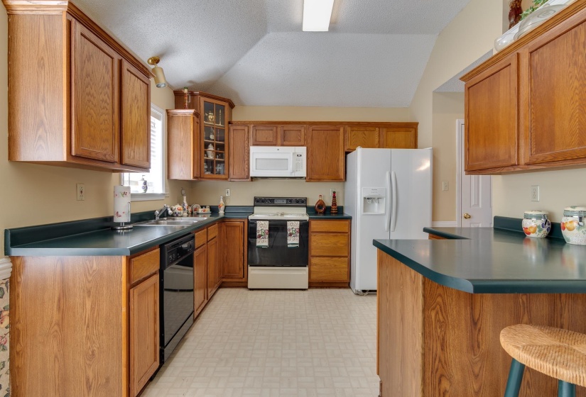 796 RADIANCE DR, Memphis, Tennessee 38018, 3 Bedroom Bedrooms, 6 Room Rooms,2 BathroomBathrooms,Residential,For Sale,RADIANCE,0,10224000