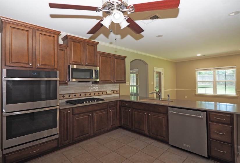 400 EAGLE VALLEY DR, Oakland, Tennessee 38060, 3 Bedroom Bedrooms, 9 Room Rooms,2.1 BathroomBathrooms,Residential,For Sale,EAGLE VALLEY,0,10224007