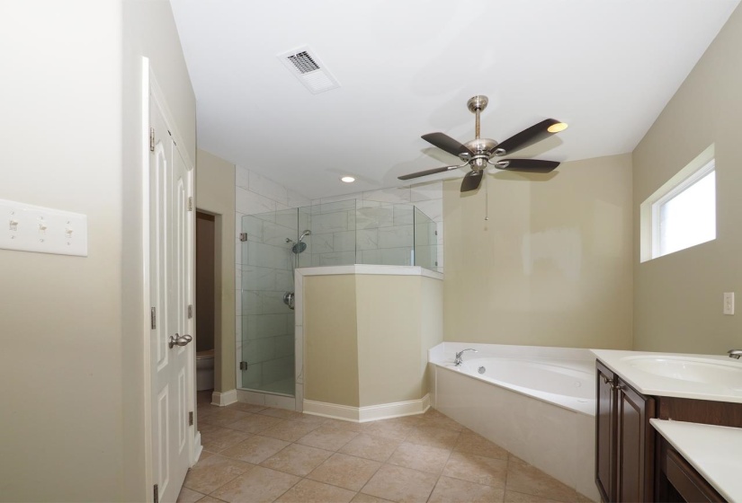 400 EAGLE VALLEY DR, Oakland, Tennessee 38060, 3 Bedroom Bedrooms, 9 Room Rooms,2.1 BathroomBathrooms,Residential,For Sale,EAGLE VALLEY,0,10224007