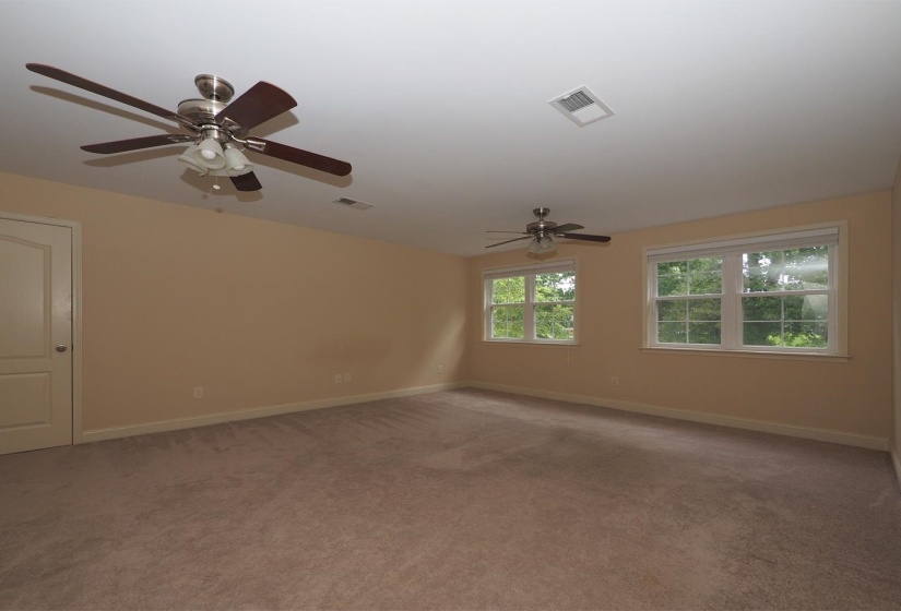 400 EAGLE VALLEY DR, Oakland, Tennessee 38060, 3 Bedroom Bedrooms, 9 Room Rooms,2.1 BathroomBathrooms,Residential,For Sale,EAGLE VALLEY,0,10224007