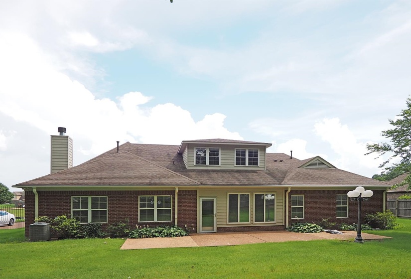 400 EAGLE VALLEY DR, Oakland, Tennessee 38060, 3 Bedroom Bedrooms, 9 Room Rooms,2.1 BathroomBathrooms,Residential,For Sale,EAGLE VALLEY,0,10224007