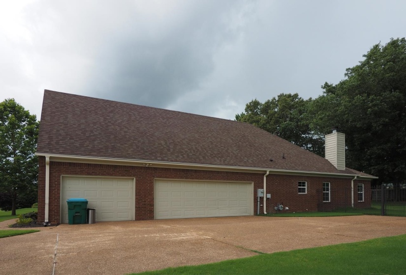 400 EAGLE VALLEY DR, Oakland, Tennessee 38060, 3 Bedroom Bedrooms, 9 Room Rooms,2.1 BathroomBathrooms,Residential,For Sale,EAGLE VALLEY,0,10224007