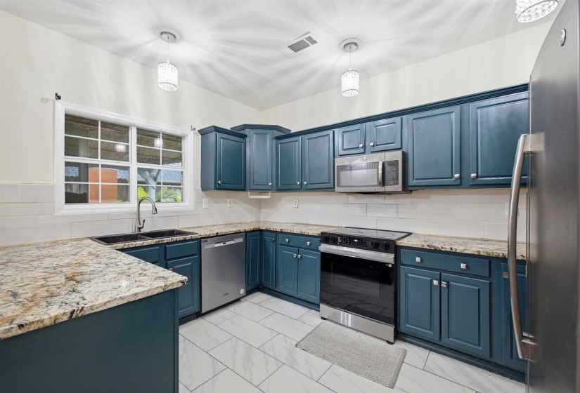 96 BERRYFIELD CV, Collierville, Tennessee 38017, 4 Bedroom Bedrooms, 7 Room Rooms,2.1 BathroomBathrooms,Residential,For Sale,BERRYFIELD,0,10224018