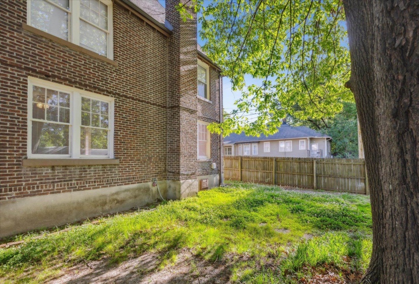 1337 HARBERT AVE, Memphis, Tennessee 38104, 3 Bedrooms Bedrooms, ,1 BathroomBathrooms,Duplexes,For Sale,HARBERT,10224042