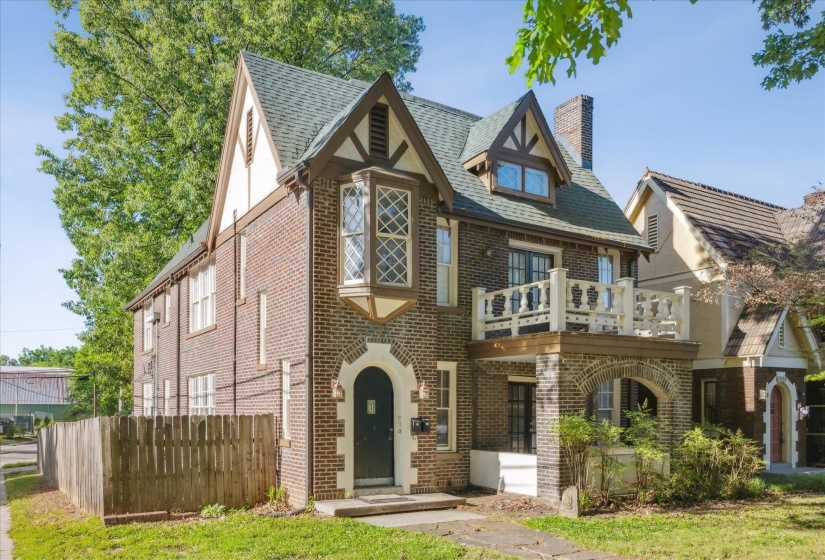 1337 HARBERT AVE, Memphis, Tennessee 38104, 3 Bedrooms Bedrooms, ,1 BathroomBathrooms,Duplexes,For Sale,HARBERT,10224042