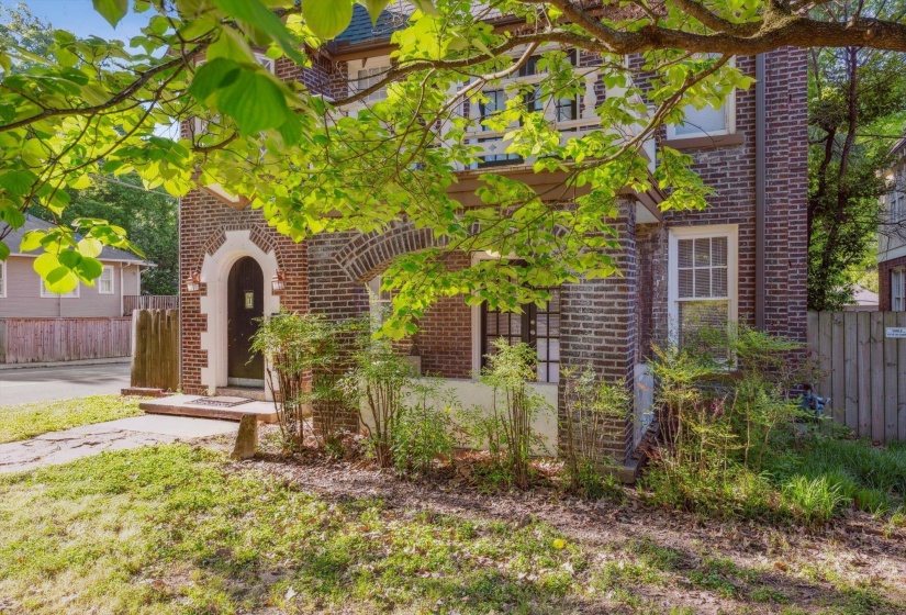 1337 HARBERT AVE, Memphis, Tennessee 38104, 3 Bedrooms Bedrooms, ,1 BathroomBathrooms,Duplexes,For Sale,HARBERT,10224042