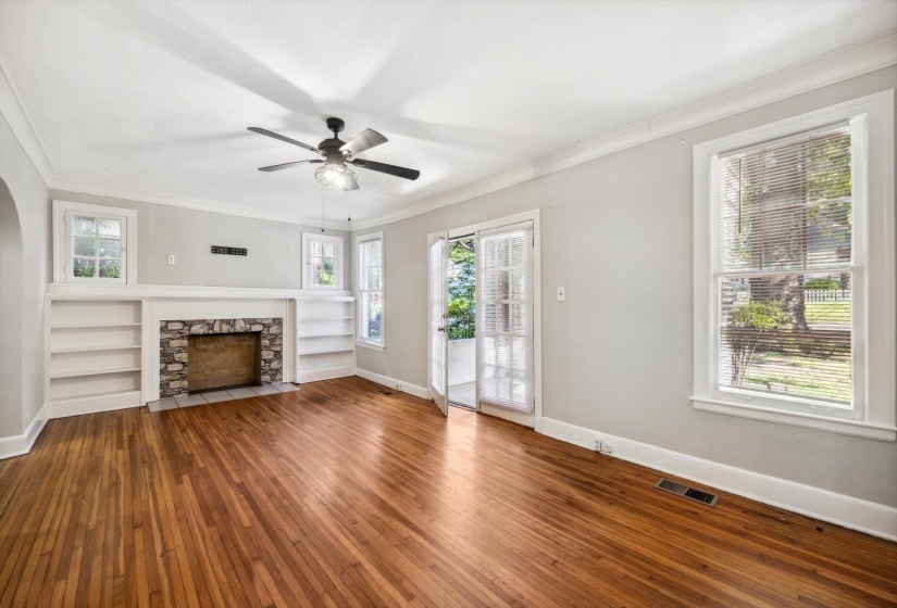 1337 HARBERT AVE, Memphis, Tennessee 38104, 3 Bedrooms Bedrooms, ,1 BathroomBathrooms,Duplexes,For Sale,HARBERT,10224042