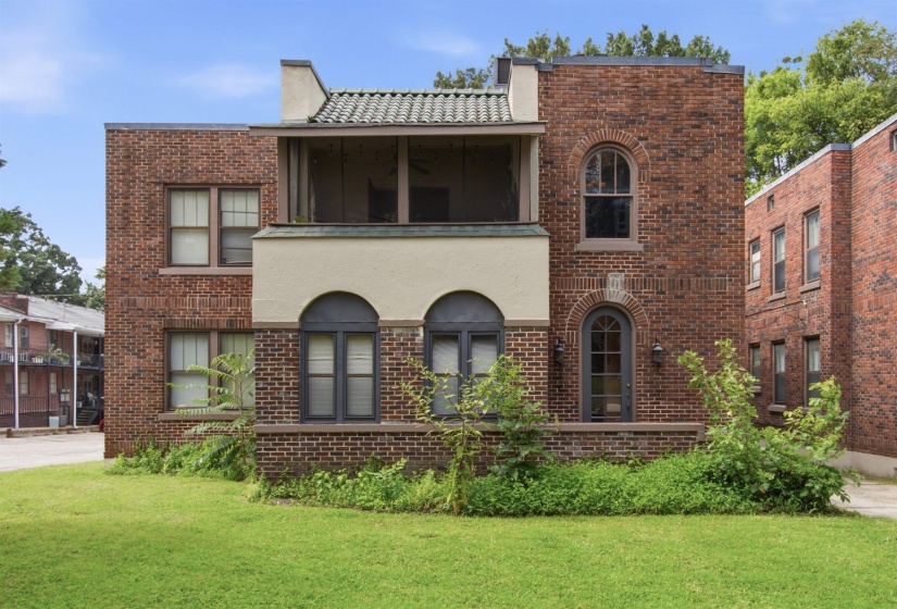 2305 MADISON AVE, Memphis, Tennessee 38104, 3 Bedroom Bedrooms, 0 ,2 BathroomBathrooms,Duplexes,For Sale,MADISON,0,10224045