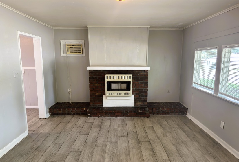 4374 DEBORAH AVE, Memphis, Tennessee 38108, 2 Bedrooms Bedrooms, 4 Rooms Rooms,1 BathroomBathrooms,Rental Properties,For Sale,DEBORAH,10224029