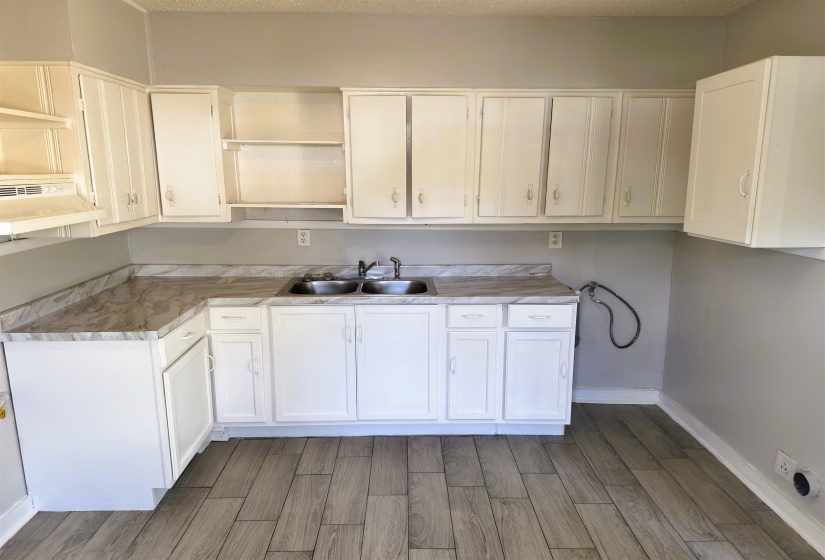 4374 DEBORAH AVE, Memphis, Tennessee 38108, 2 Bedrooms Bedrooms, 4 Rooms Rooms,1 BathroomBathrooms,Rental Properties,For Sale,DEBORAH,10224029