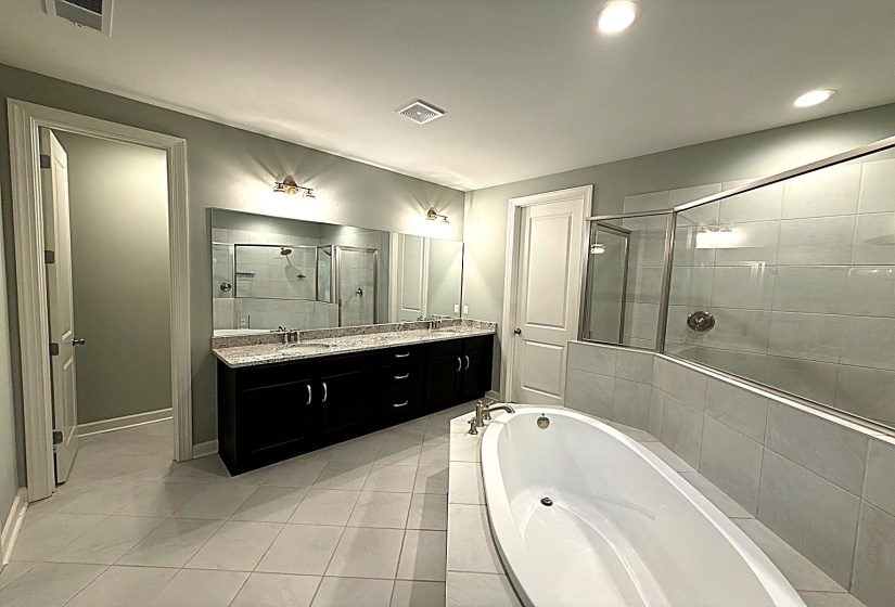1157 MOUNTAIN SIDE DR, Collierville, Tennessee 38017, 5 Bedrooms Bedrooms, 10 Rooms Rooms,3.1 BathroomsBathrooms,Rental Properties,For Sale,MOUNTAIN SIDE,10224057