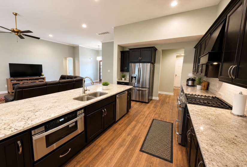 1157 MOUNTAIN SIDE DR, Collierville, Tennessee 38017, 5 Bedrooms Bedrooms, 10 Rooms Rooms,3.1 BathroomsBathrooms,Rental Properties,For Sale,MOUNTAIN SIDE,10224057