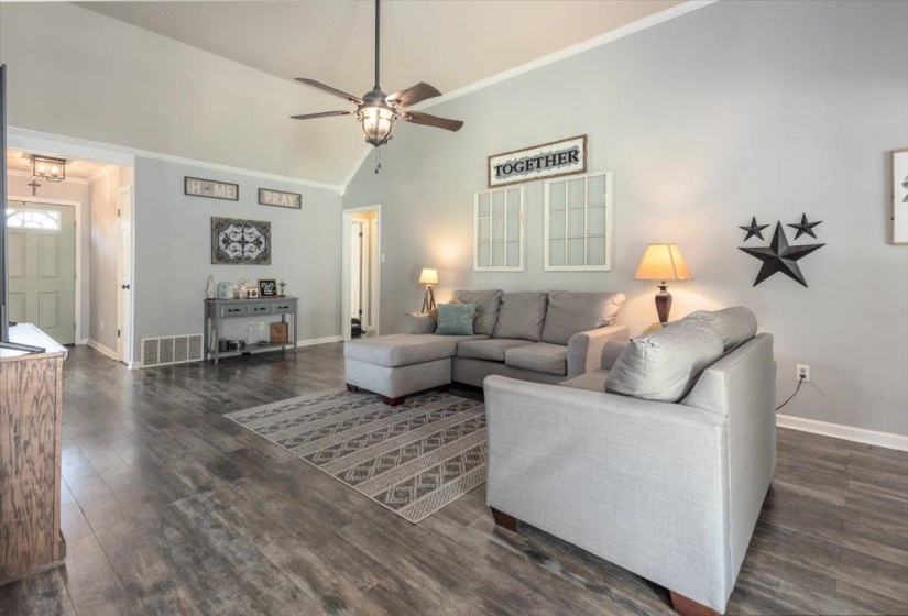 3115 VIA LOPEZ DR, Bartlett, Tennessee 38133, 3 Bedroom Bedrooms, 7 Room Rooms,2 BathroomBathrooms,Residential,For Sale,VIA LOPEZ,0,10221893