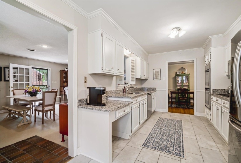4927 DEE RD, Memphis, Tennessee 38117, 3 Bedroom Bedrooms, 7 Room Rooms,2 BathroomBathrooms,Residential,For Sale,DEE,0,10223437