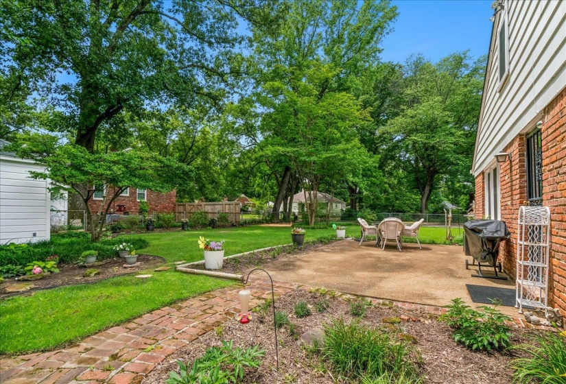 4927 DEE RD, Memphis, Tennessee 38117, 3 Bedroom Bedrooms, 7 Room Rooms,2 BathroomBathrooms,Residential,For Sale,DEE,0,10223437