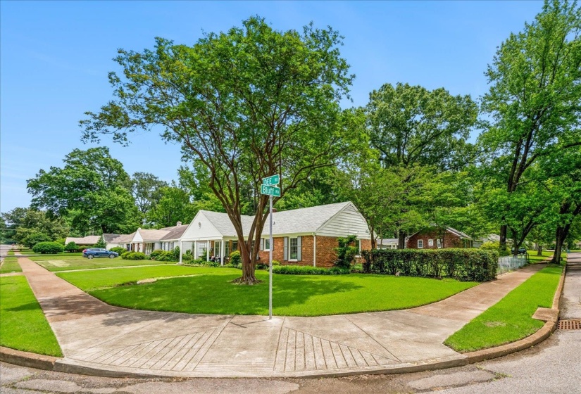 4927 DEE RD, Memphis, Tennessee 38117, 3 Bedroom Bedrooms, 7 Room Rooms,2 BathroomBathrooms,Residential,For Sale,DEE,0,10223437
