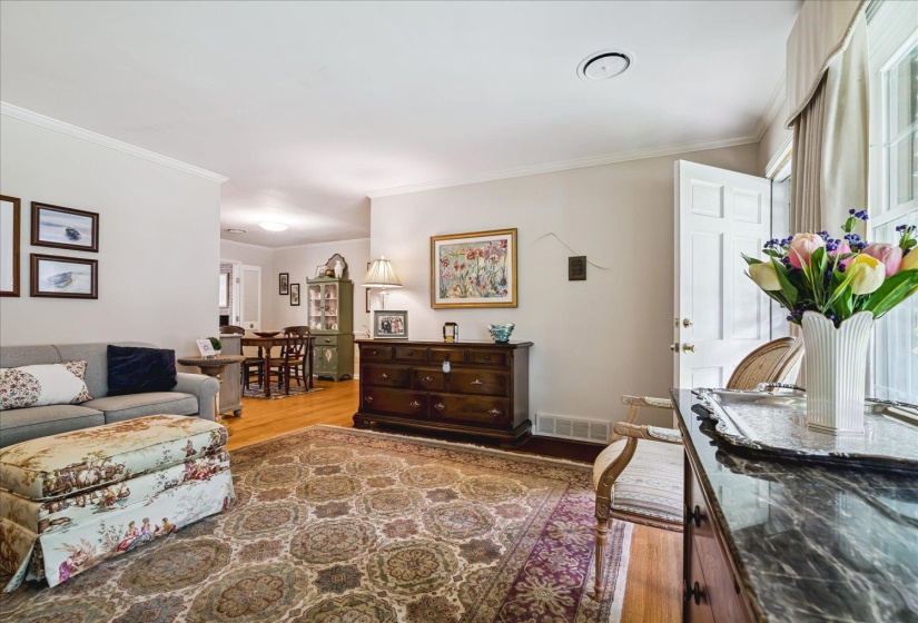 4927 DEE RD, Memphis, Tennessee 38117, 3 Bedroom Bedrooms, 7 Room Rooms,2 BathroomBathrooms,Residential,For Sale,DEE,0,10223437