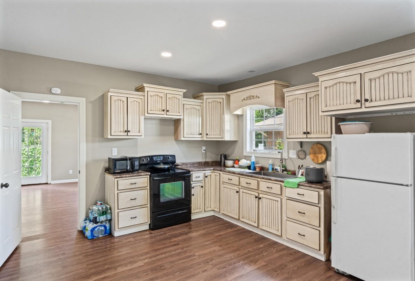 3526 POWELL AVE, Memphis, Tennessee 38122, 3 Bedroom Bedrooms, 6 Room Rooms,2 BathroomBathrooms,Residential,For Sale,POWELL,0,10224033