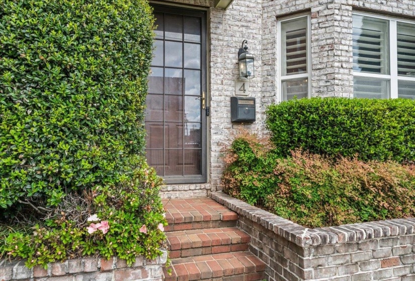 4 MINA AVE, Memphis, Tennessee 38103, 2 Bedroom Bedrooms, 5 Room Rooms,2.1 BathroomBathrooms,Residential,For Sale,MINA,0,10224038
