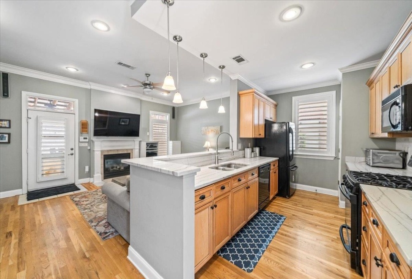 4 MINA AVE, Memphis, Tennessee 38103, 2 Bedroom Bedrooms, 5 Room Rooms,2.1 BathroomBathrooms,Residential,For Sale,MINA,0,10224038