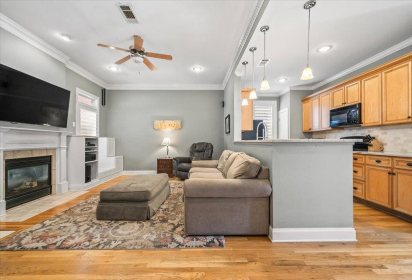 4 MINA AVE, Memphis, Tennessee 38103, 2 Bedroom Bedrooms, 5 Room Rooms,2.1 BathroomBathrooms,Residential,For Sale,MINA,0,10224038