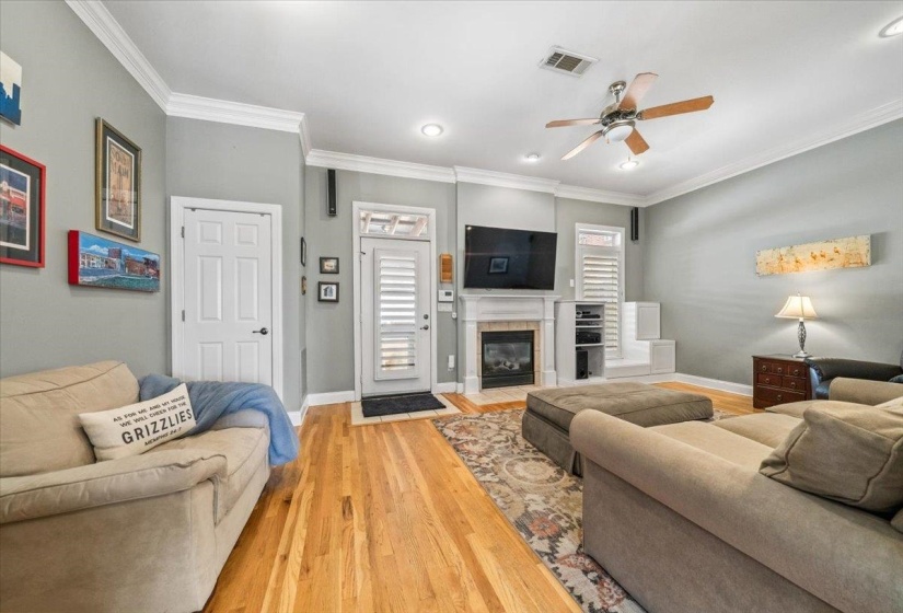 4 MINA AVE, Memphis, Tennessee 38103, 2 Bedroom Bedrooms, 5 Room Rooms,2.1 BathroomBathrooms,Residential,For Sale,MINA,0,10224038