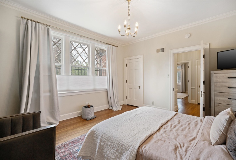 624 TREZEVANT ST, Memphis, Tennessee 38112, 4 Bedroom Bedrooms, 11 Room Rooms,3.1 BathroomBathrooms,Residential,For Sale,TREZEVANT,0,10224040