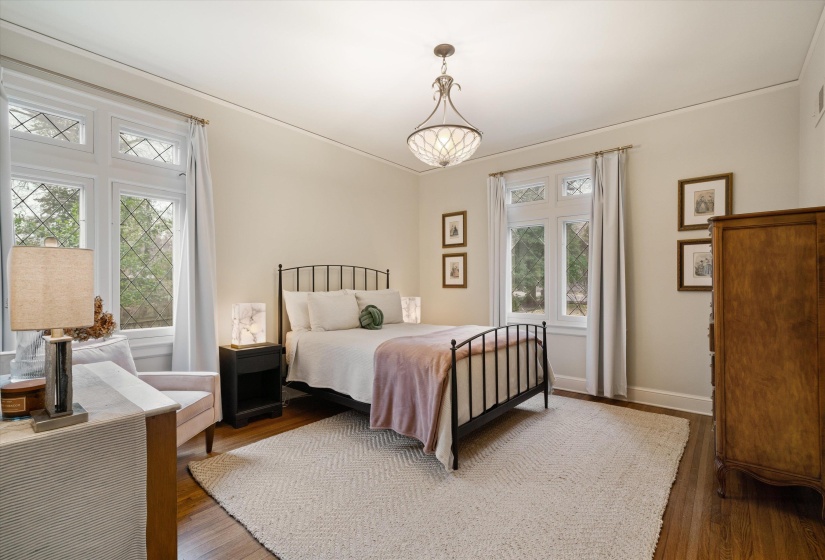 624 TREZEVANT ST, Memphis, Tennessee 38112, 4 Bedroom Bedrooms, 11 Room Rooms,3.1 BathroomBathrooms,Residential,For Sale,TREZEVANT,0,10224040