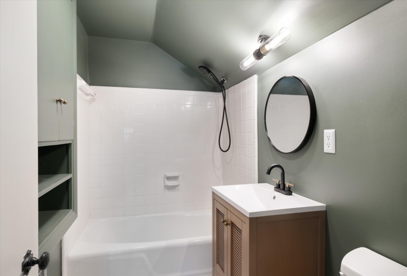 624 TREZEVANT ST, Memphis, Tennessee 38112, 4 Bedroom Bedrooms, 11 Room Rooms,3.1 BathroomBathrooms,Residential,For Sale,TREZEVANT,0,10224040