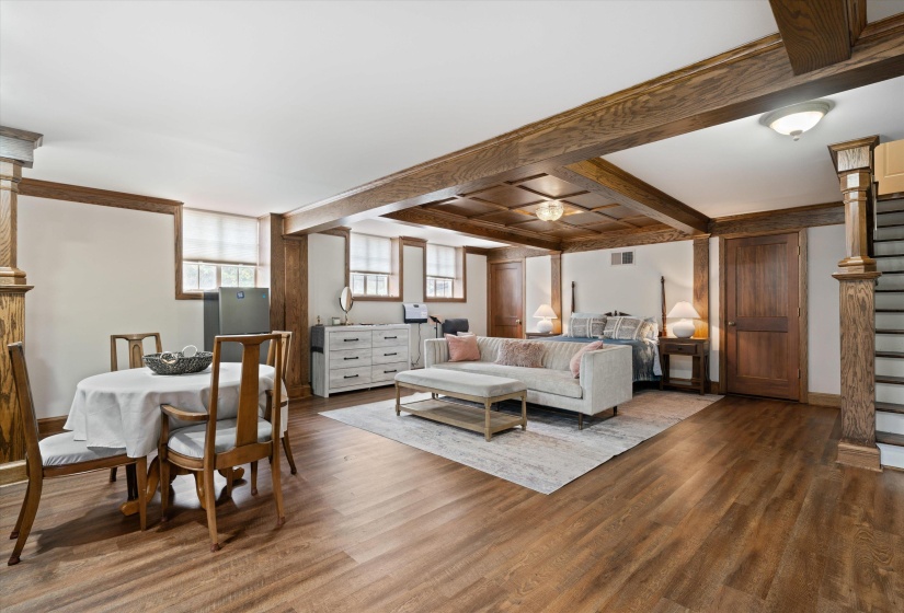 624 TREZEVANT ST, Memphis, Tennessee 38112, 4 Bedroom Bedrooms, 11 Room Rooms,3.1 BathroomBathrooms,Residential,For Sale,TREZEVANT,0,10224040