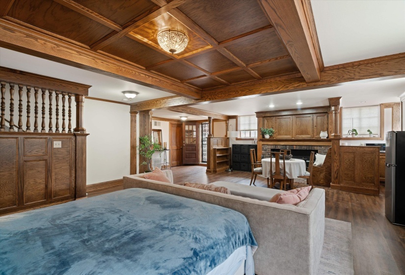 624 TREZEVANT ST, Memphis, Tennessee 38112, 4 Bedroom Bedrooms, 11 Room Rooms,3.1 BathroomBathrooms,Residential,For Sale,TREZEVANT,0,10224040